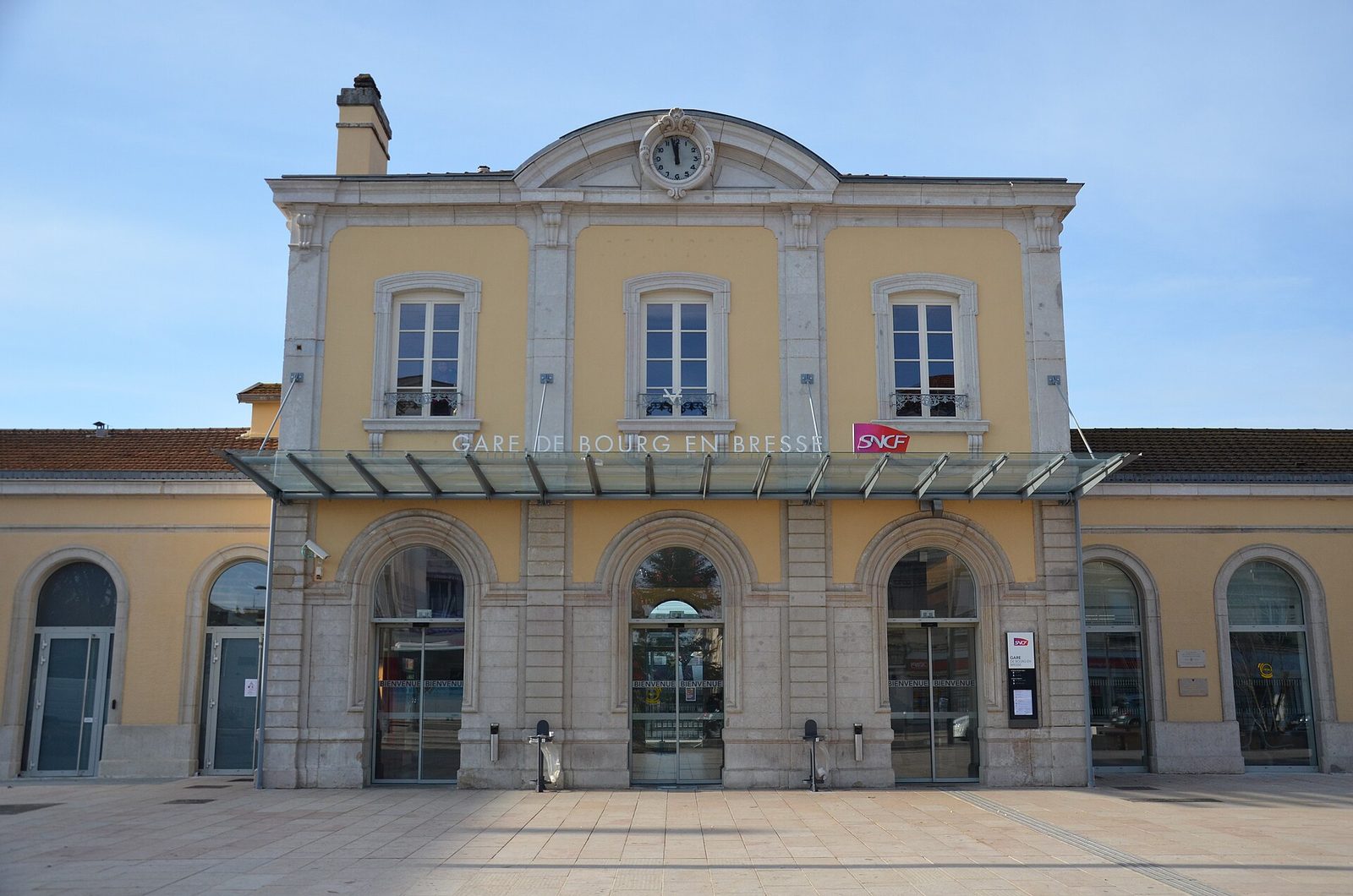 Gare historique de la ligne du chemin de fer de la Dombes